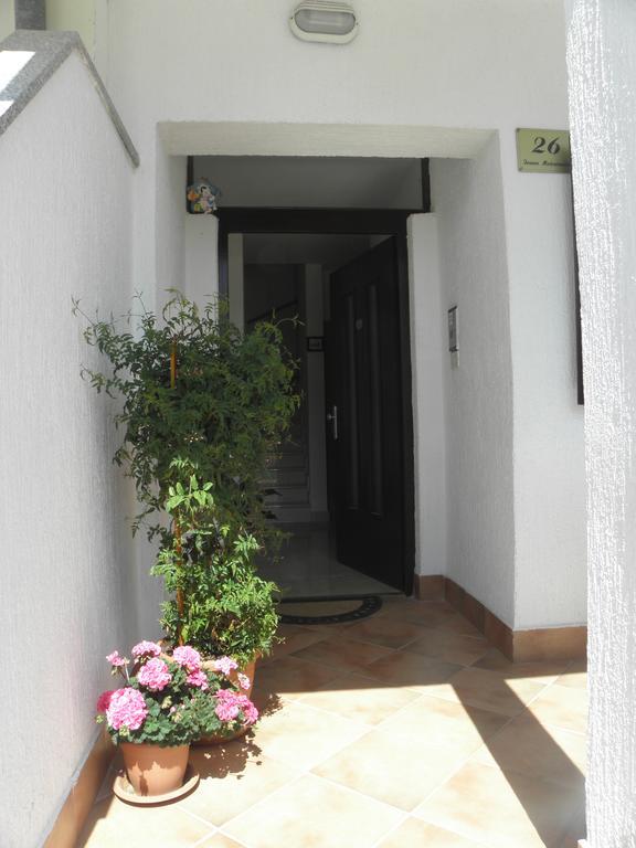 Apartment Ivana Ровин Екстериор снимка