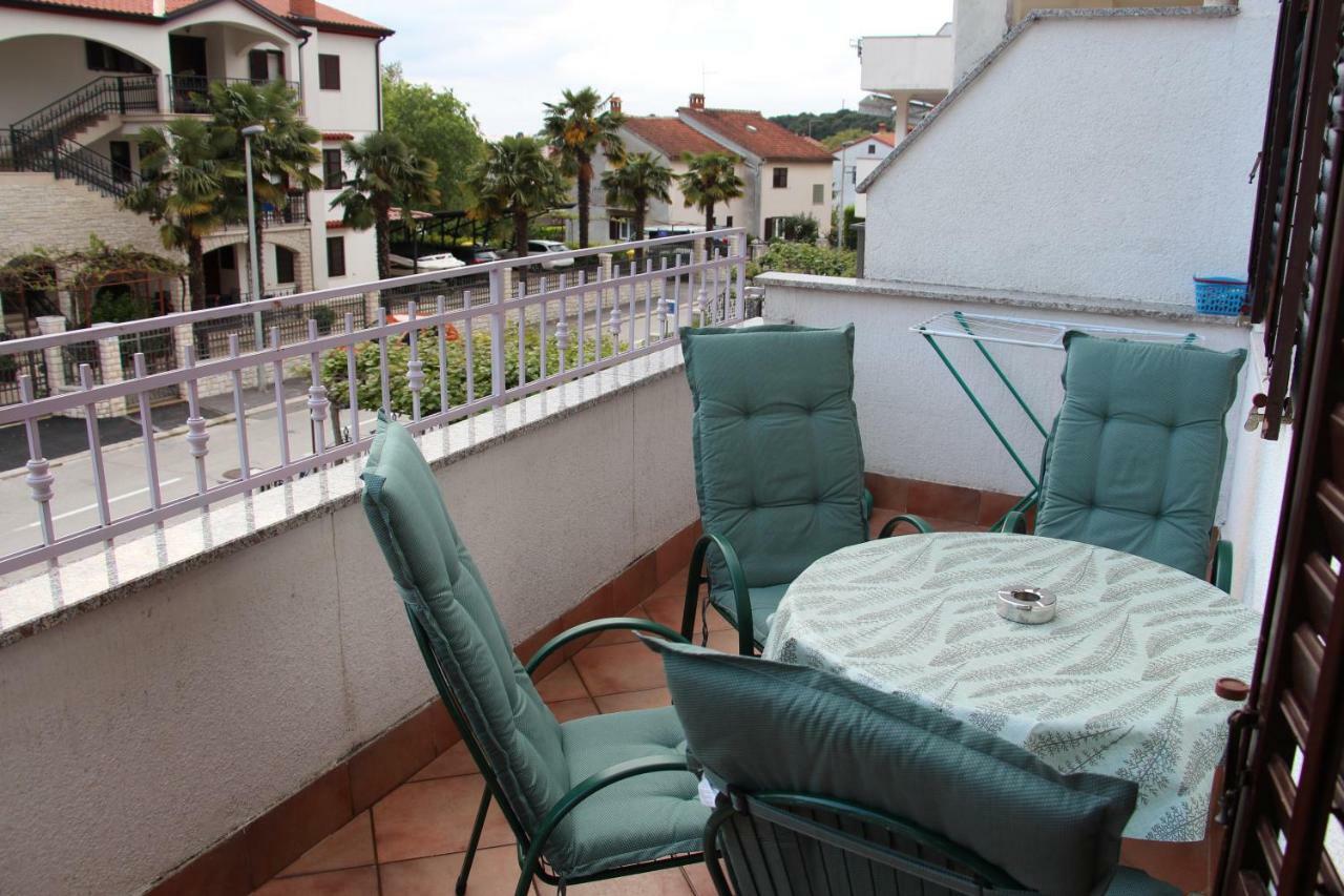 Apartment Ivana Ровин Екстериор снимка